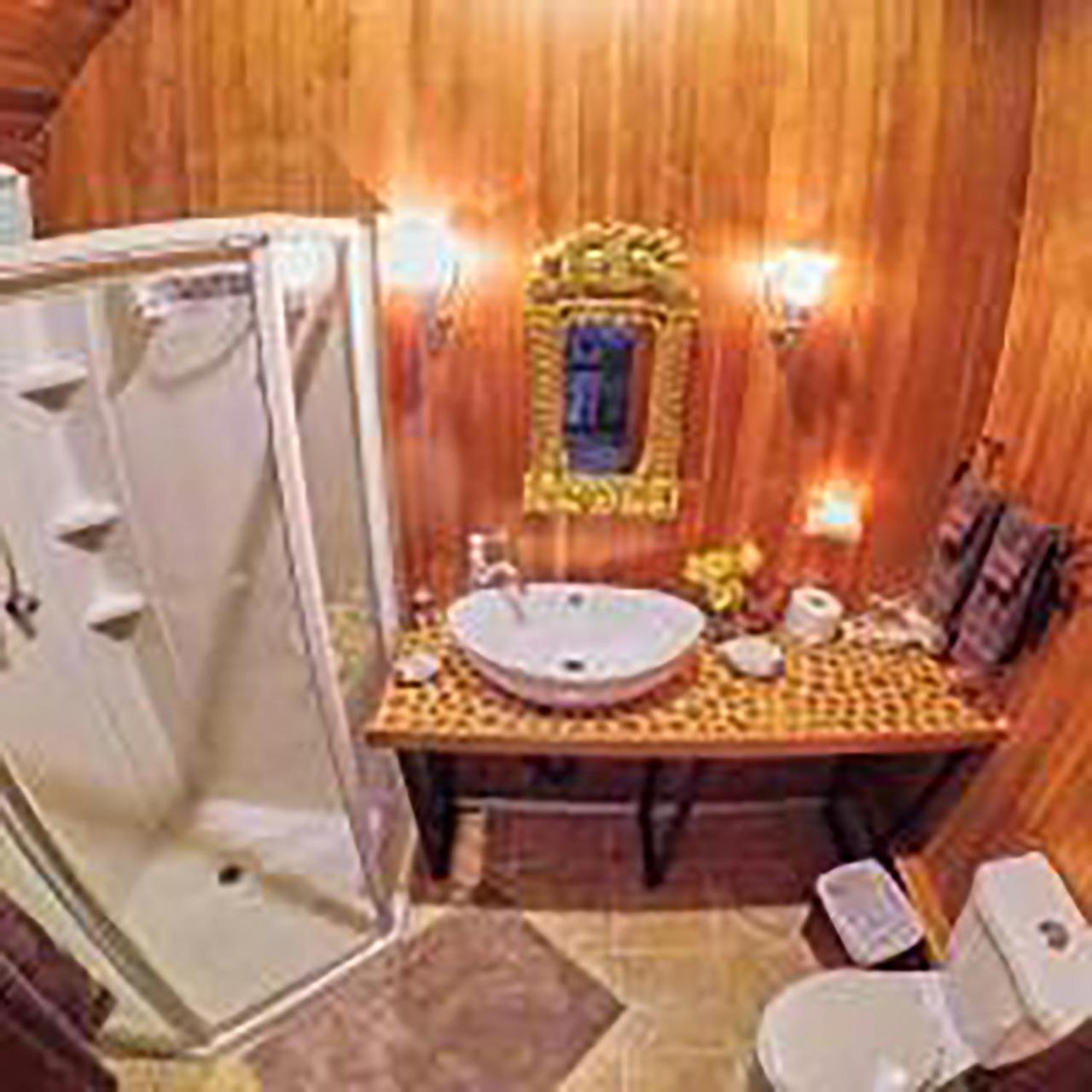 Wedgwood Manor And Glamping Retreat Hotel Crawford Bay Luaran gambar